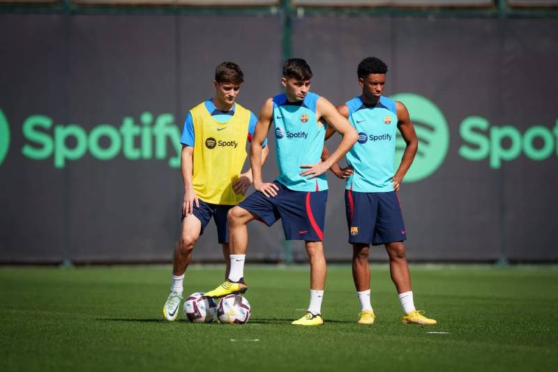 Khoa Học Dinh Dưỡng Dành Riêng Cho Cầu Thủ Tối Ưu Nhất 5 Điều chỉnh dinh dưỡng theo chu kỳ tập luyện và mùa giải