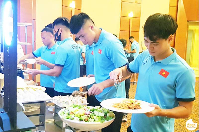 Khoa Học Dinh Dưỡng Dành Riêng Cho Cầu Thủ Tối Ưu Nhất 2 Vai trò nền tảng của dinh dưỡng trong hiệu suất thi đấu